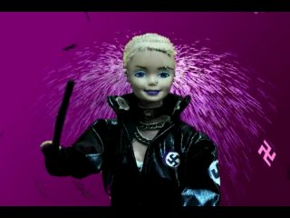 Кукла Барби-нацистка:)ахах хай Гитлер